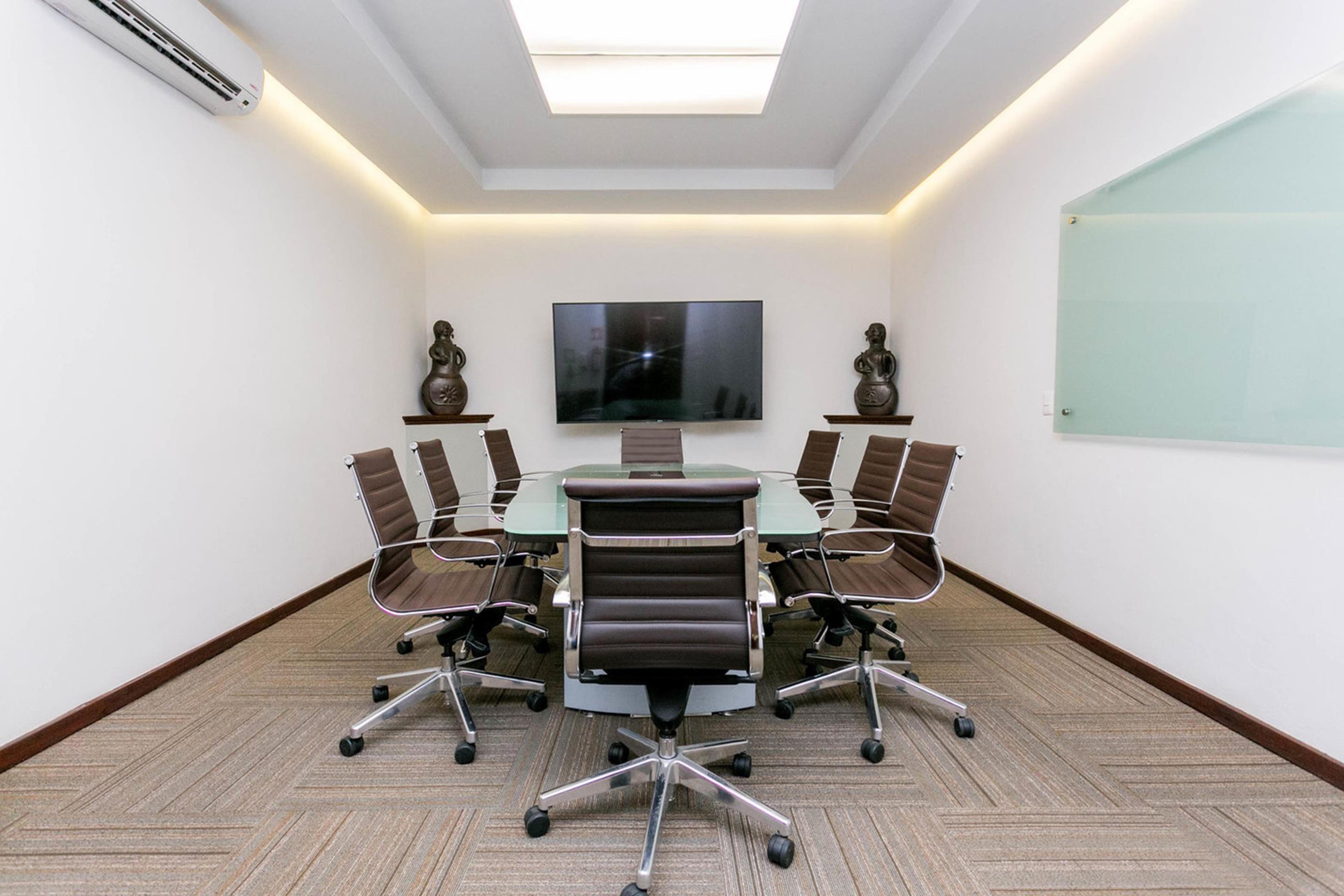 Real De Minas San Miguel De Allende Exterior foto Meeting room at the headquarters of the National Stock Exchange of India